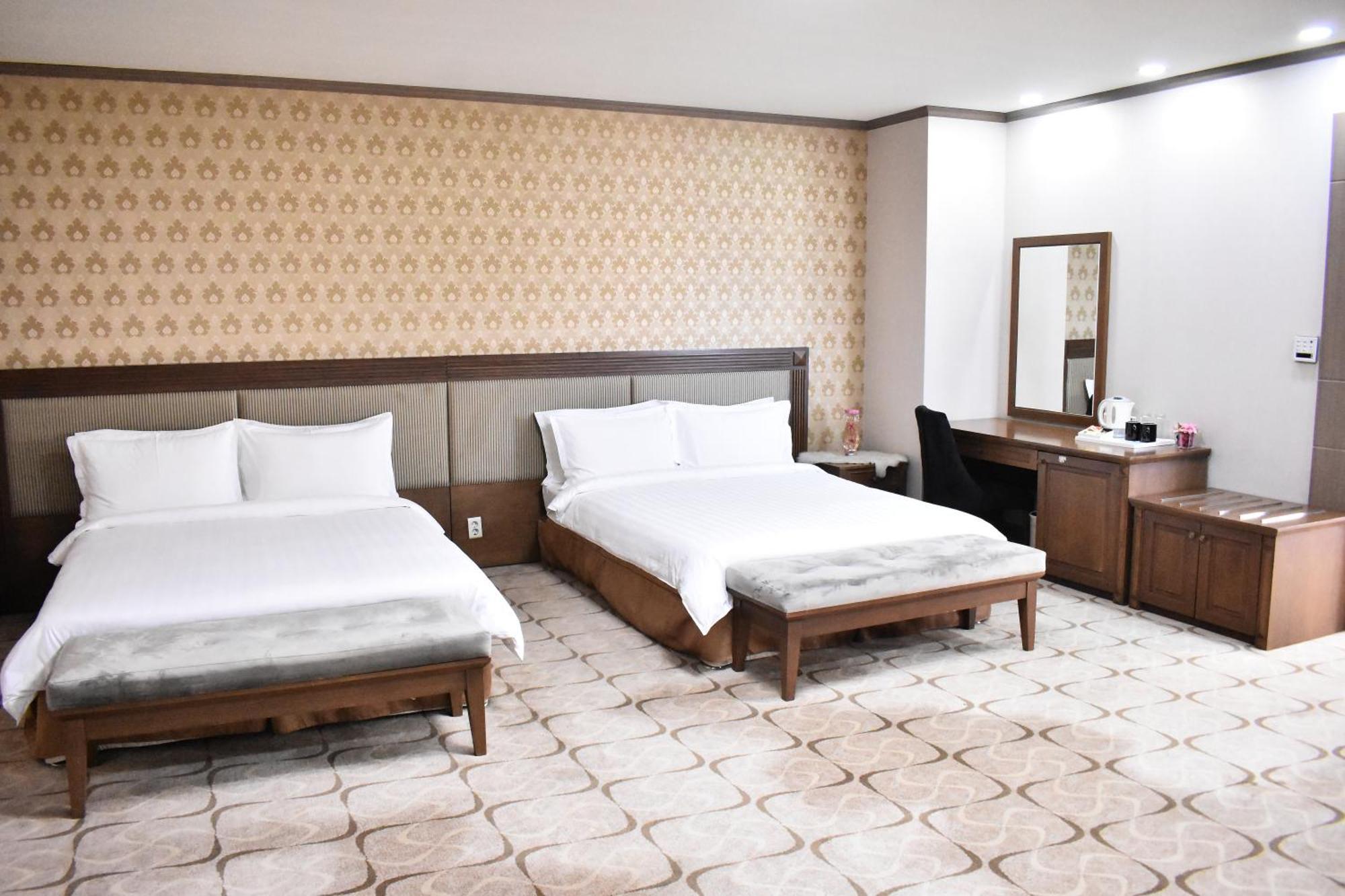 Sunjin Grand Hotel Ulaanbaatar Esterno foto