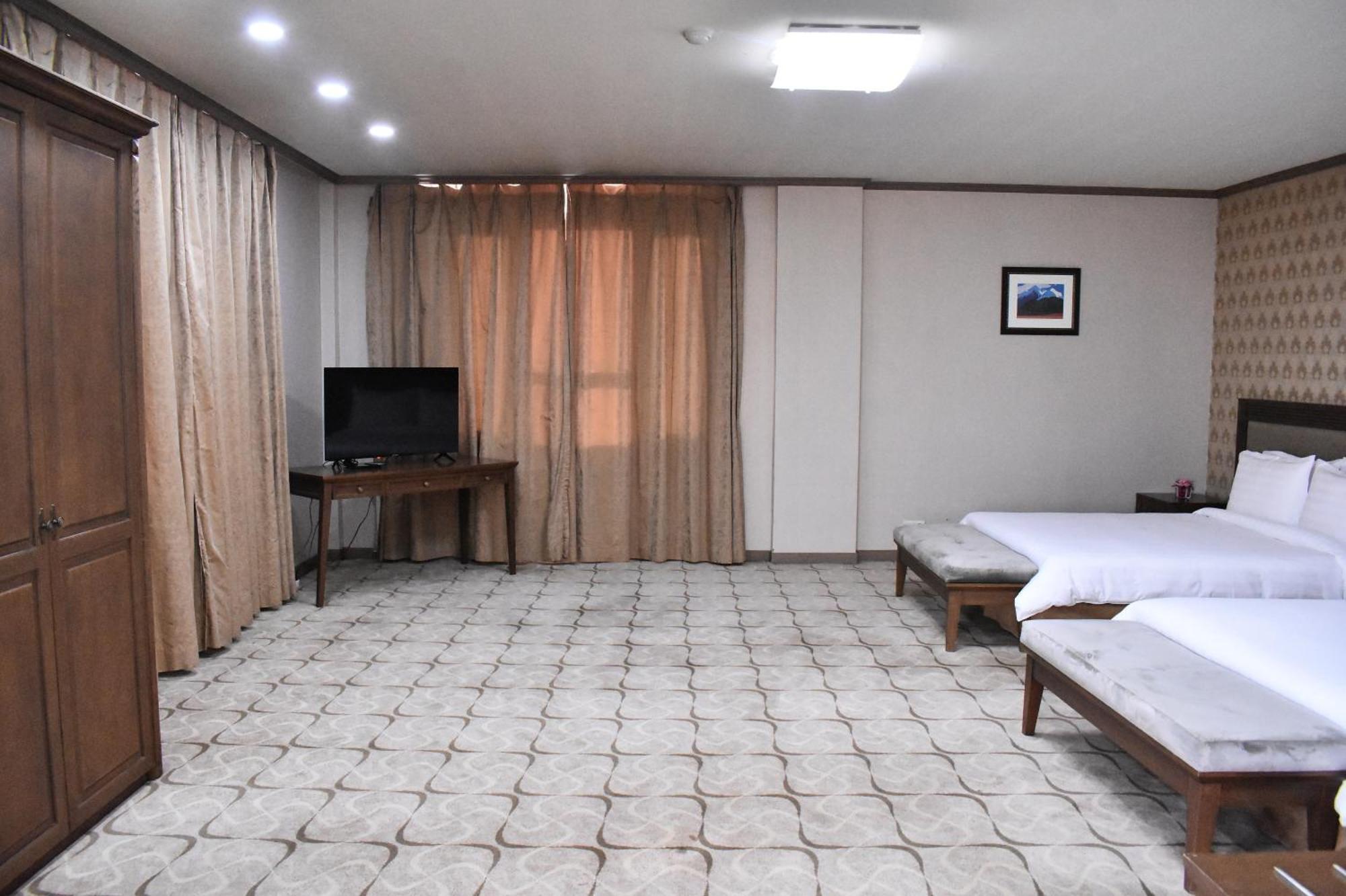 Sunjin Grand Hotel Ulaanbaatar Esterno foto