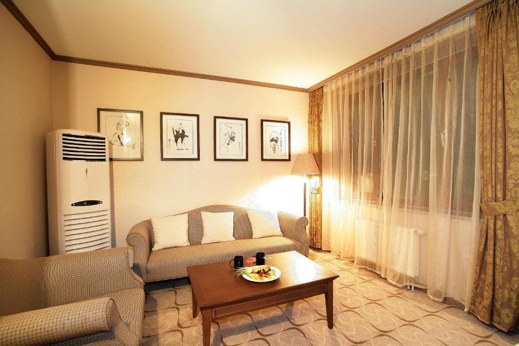 Sunjin Grand Hotel Ulaanbaatar Esterno foto